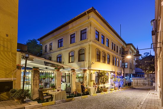 ARENA HOTEL