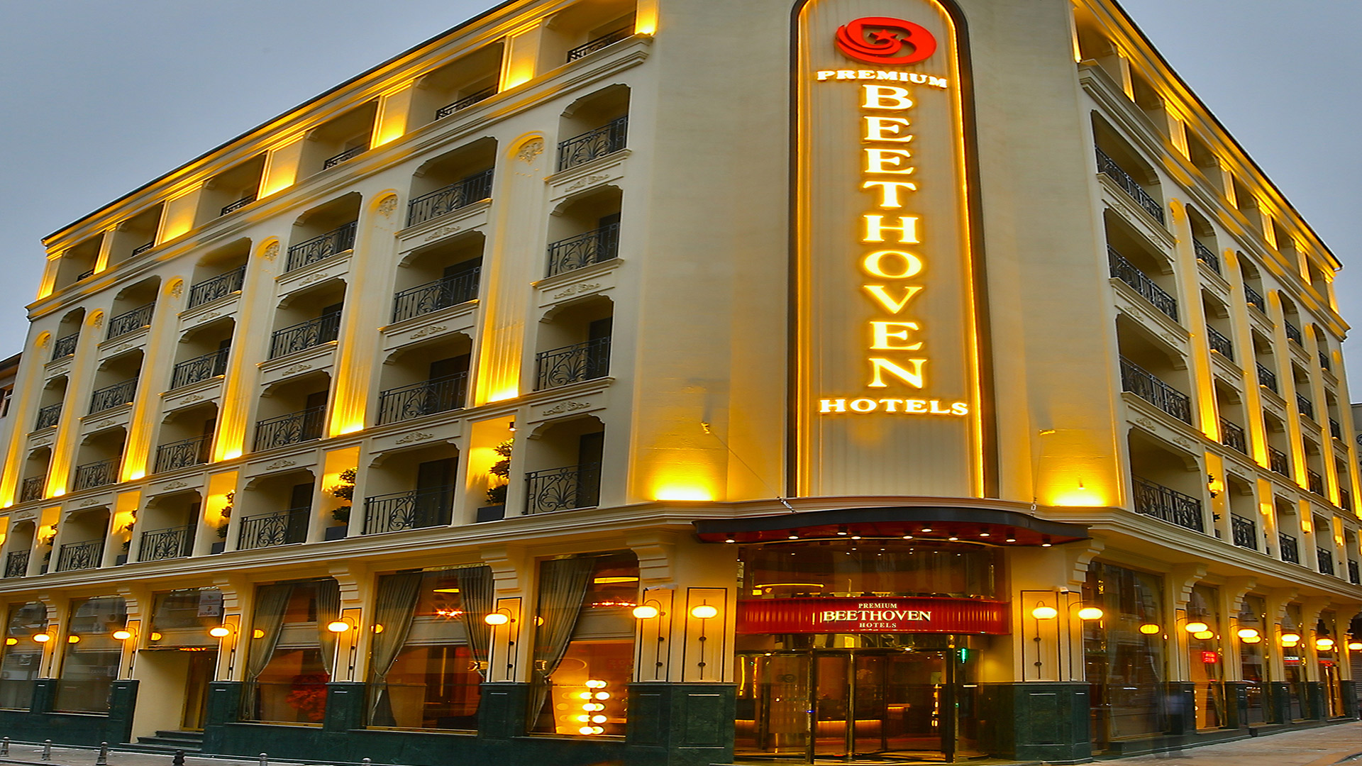 BEETHOVEN PREMIUM HOTEL
