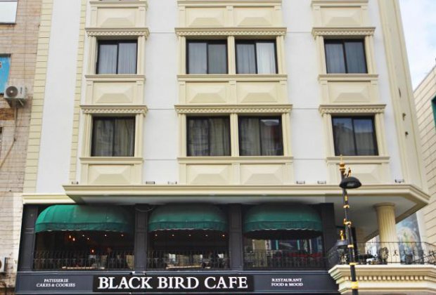 BLACK BIRD HOTEL