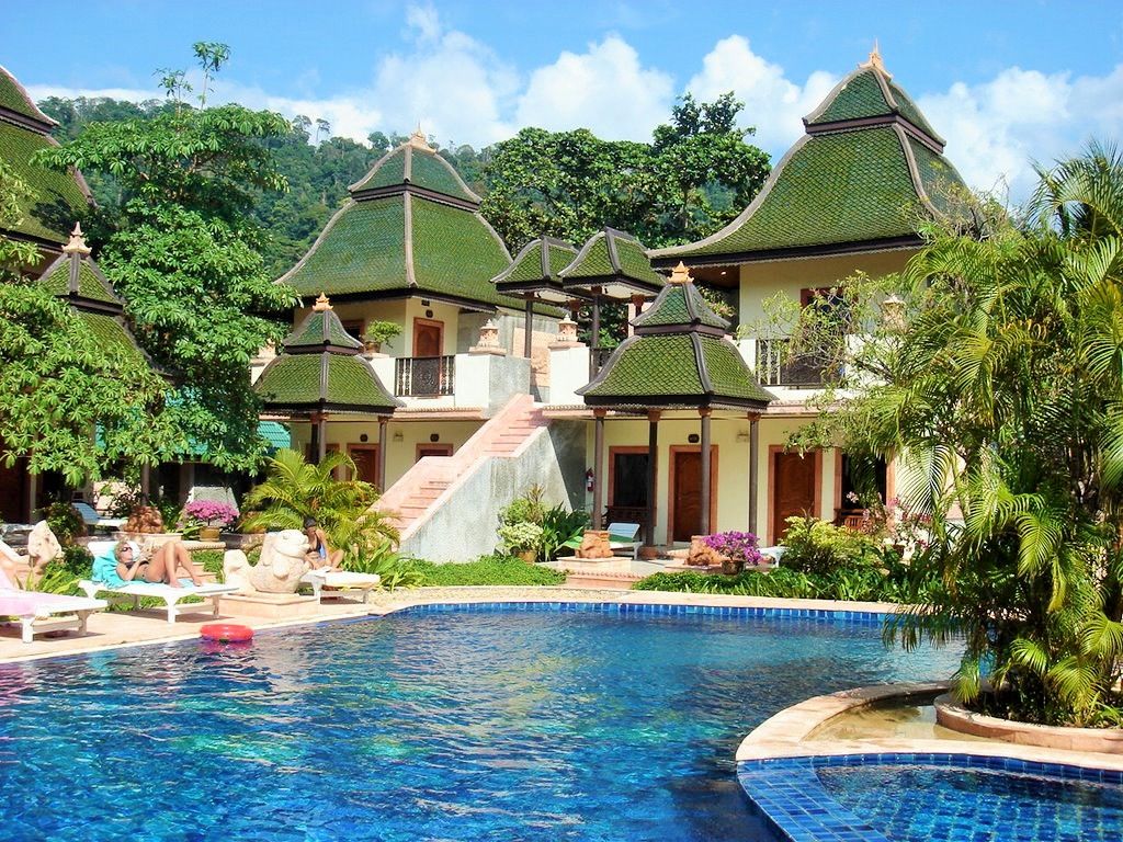 COCONUT BEACH RESORT