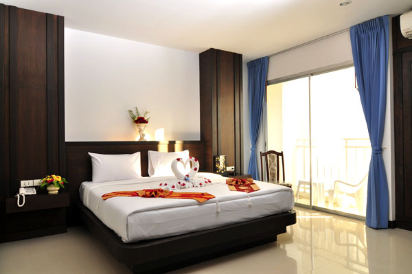 LARN PARK RESORTEL