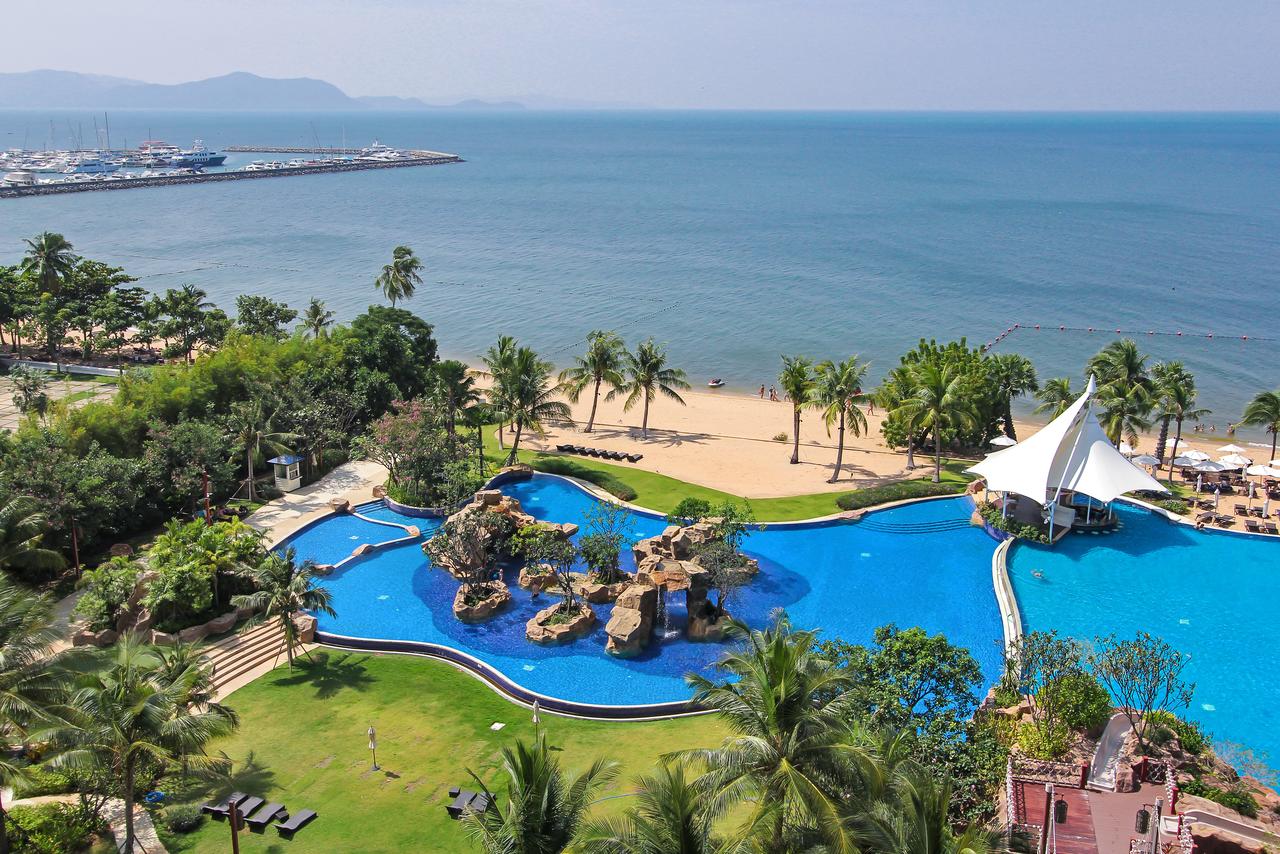 WHITE SAND BEACH RESIDENCES PATTAYA