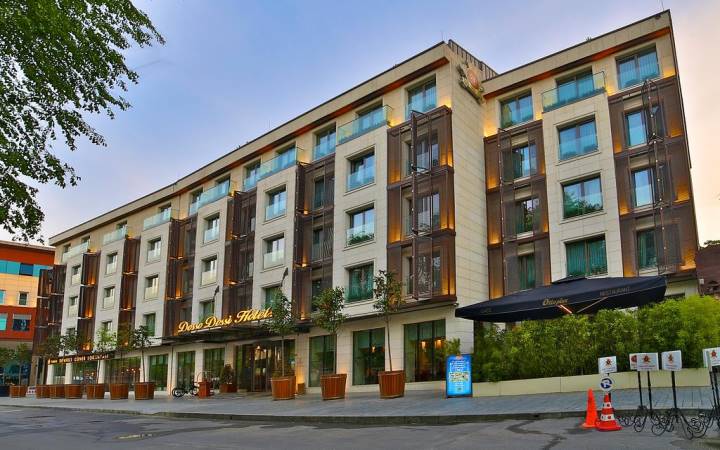 DOSSO DOSSI HOTEL DOWN TOWN