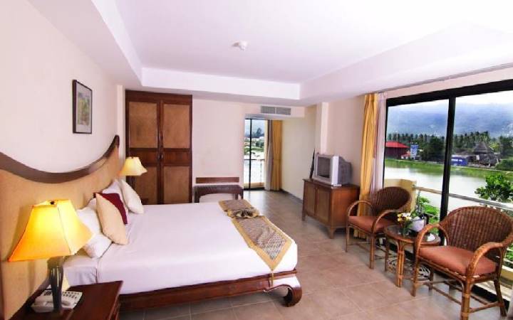NORA LAKEVIEW HOTEL