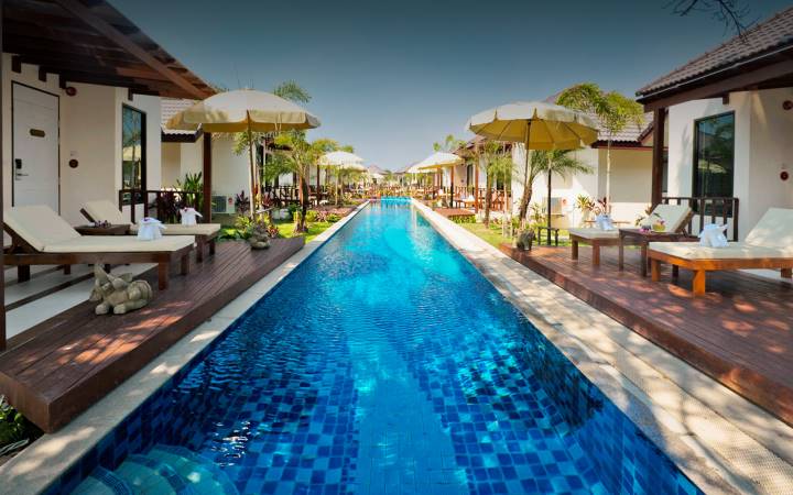PINNACLE GRAND JOMTIEN RESORT