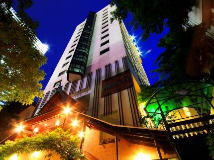 PINNACLE LUMPINEE PARK HOTEL