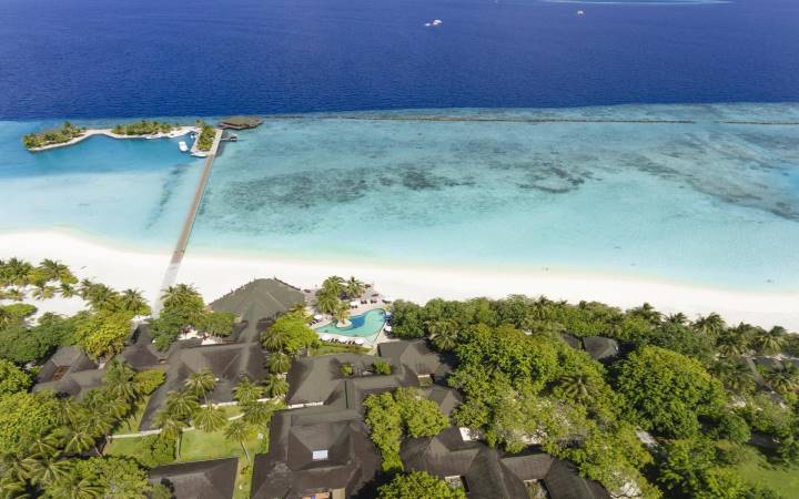PARADISE ISLAND RESORT & SPA