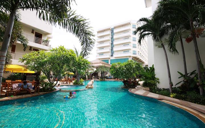 SEA BREEZE JOMTIEN RESORT