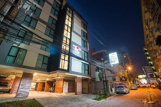 SUNSHINE HIP HOTEL
