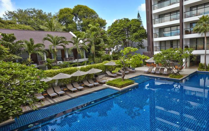 WOODLANDS SUITES SERVICED RESIDENCE 