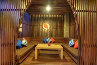 THE ONE LEGIAN