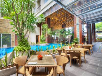 THE ONE LEGIAN