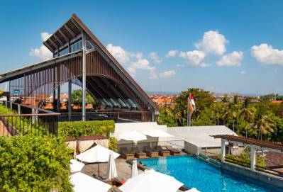 THE ONE LEGIAN