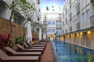 THE ONE LEGIAN
