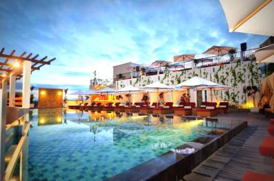 THE ONE LEGIAN