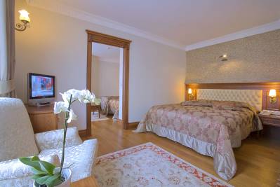 ACRA HOTEL