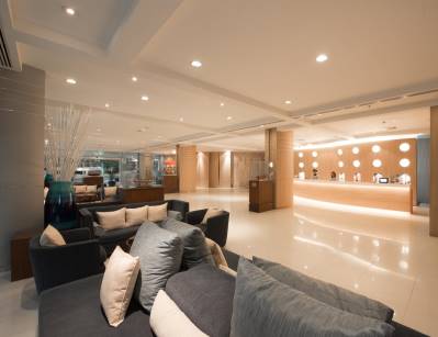 A-ONE THE ROYAL CRUISE HOTEL