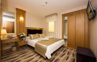 APRILIS HOTEL