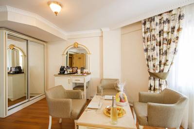ARDEN CITY HOTEL