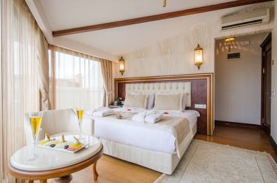 ARDEN CITY HOTEL