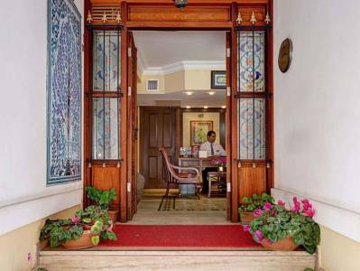 ARENA HOTEL