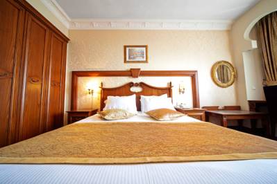 AZADE HOTEL