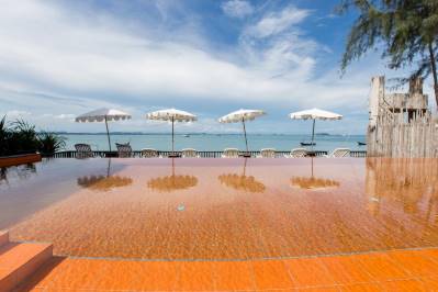 BAAN PLOY SEA