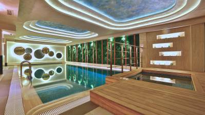 BEETHOVEN PREMIUM HOTEL