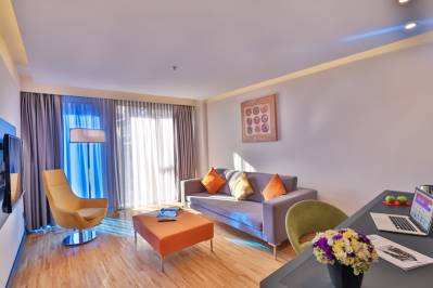 BUSINESS LIFE HOTEL