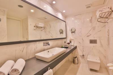 BUSINESS LIFE HOTEL