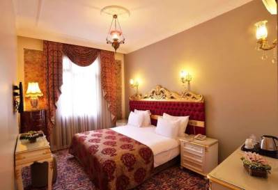 BY MURAT CROWN HOTEL