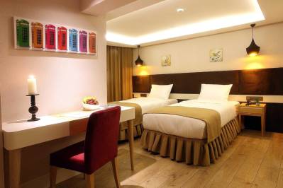 CARINA PARK SUITES