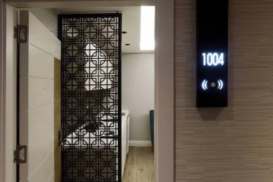 CARINA PARK SUITES