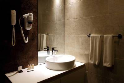 CARINA PARK SUITES