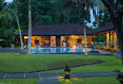 THE CHEDI CLUB TANAH GAJAH
