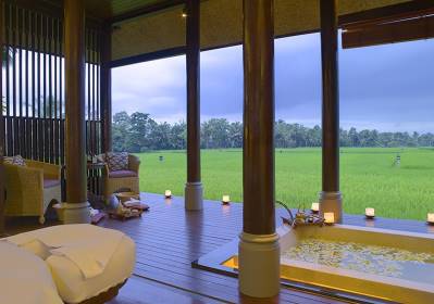 THE CHEDI CLUB TANAH GAJAH