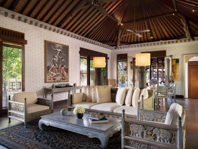 THE CHEDI CLUB TANAH GAJAH