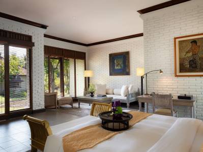 THE CHEDI CLUB TANAH GAJAH