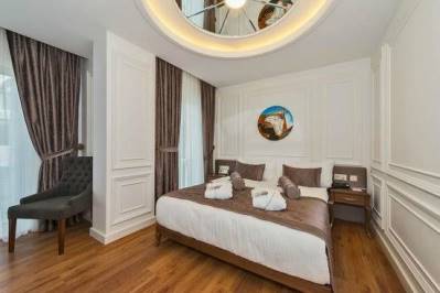 DARKMEN HOTEL