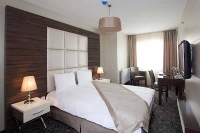 DERPA SUITE HOTEL