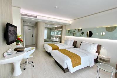 DISCOVERY BEACH HOTEL