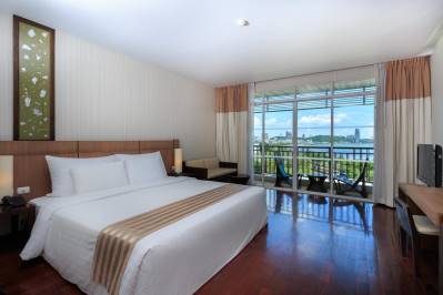 DISCOVERY BEACH HOTEL