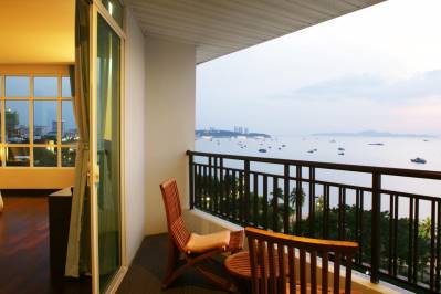 DISCOVERY BEACH HOTEL