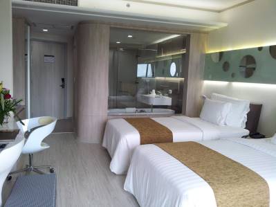 DISCOVERY BEACH HOTEL