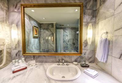 DISCOVERY KARTIKA PLAZA HOTEL