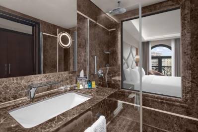 DOUBLETREE BY HILTON ESENTEPE