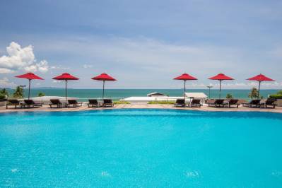 D VAREE JOMTIEN BEACH