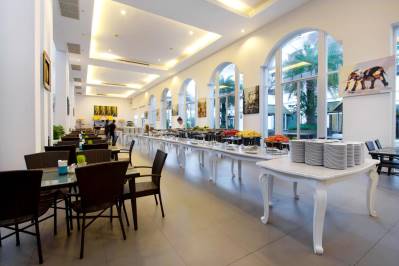 D VAREE JOMTIEN BEACH