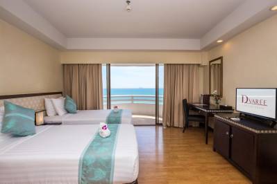 D VAREE JOMTIEN BEACH