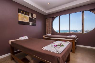 D VAREE JOMTIEN BEACH